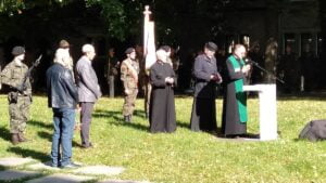 Poznań: Obchody 81. rocznica agresji ZSRR na Polskę przy pomniku Ofiar Katynia i Sybiru