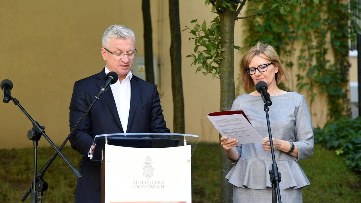 Jacek Jaśkowiak, Anna Gruszecka podczas narodowego Czytania 2017 fot. UMP