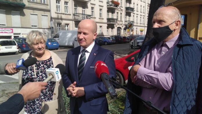 poseł Wróblewski konferencja prasowa