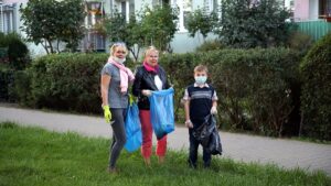 Poznań: Osiedle Wichrowe Wzgórze posprzątało okolicę