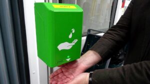 Poznań: Więcej dezynfektorów w autobusach i tramwajach