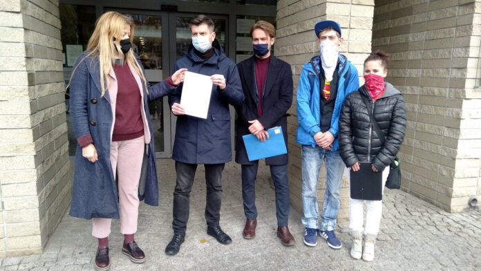 poseł Śmiszek i doniesienie do prokuratury