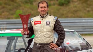 Poznań: Mistrz Polski w Wyścigach Samochodowych służy w policji
