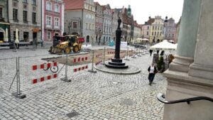 Poznań: Na Stary Rynek wkroczyli archeolodzy. Będą utrudnienia!
