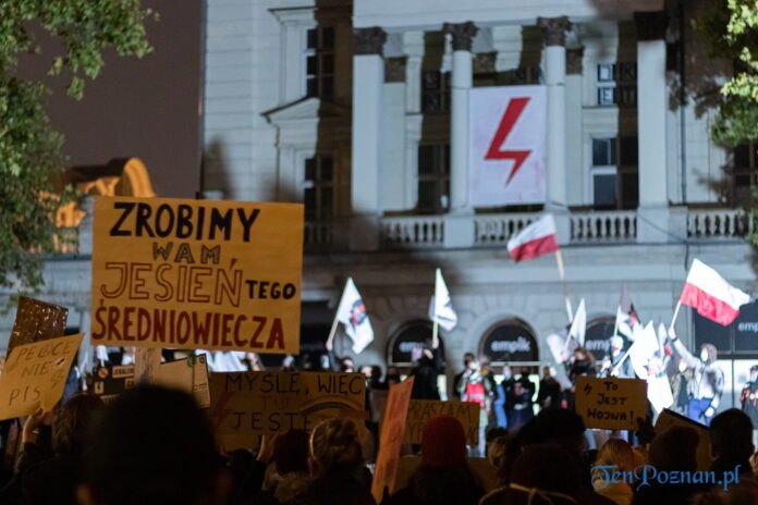 Strajk Kobiet Poznań 31.10 fot. Sławek Wąchała