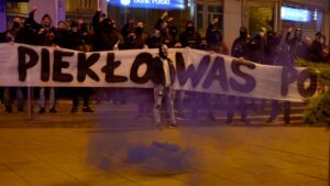 Poznań: Strajk Kobiet na placu Wolności. Tylu ludzi jeszcze nie było!