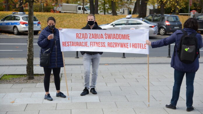 Czarna polewka protest gastronomii fot. K. Adamska