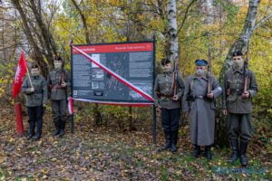 Odsłonięcie tablicy Poznańskiego Szlaku Fortecznego Wzgórze Berlińskie fot. Sławek Wąchała
