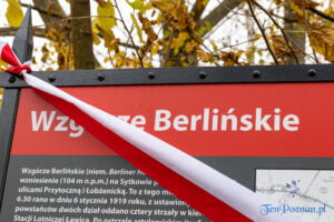Odsłonięcie tablicy Poznańskiego Szlaku Fortecznego Wzgórze Berlińskie fot. Sławek Wąchała
