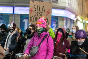 Partyzantka Poznań Strajk Kobiet fot. Sławek Wąchała