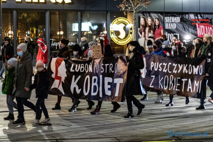 PROCES Kobiecego Ciała Strajk Kobiet fot. Sławek Wąchała