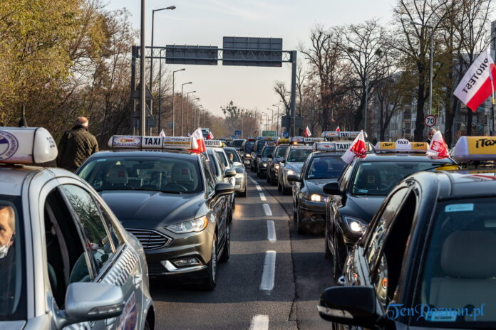 Protest TAXI Poznań fot. Sławek Wąchała