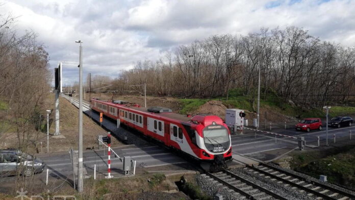 przejazd kolejowy, pociąg fot. UMP