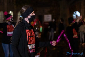 Ramię w ramię - wsparcie dla sióstr od OneBillionRising fot. Sławek Wąchała
