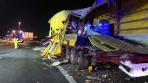 Poznań: Zderzenie dwóch ciężarówek, A2 zablokowana