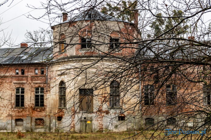 Wełna pałac fot. Sławek Wąchała