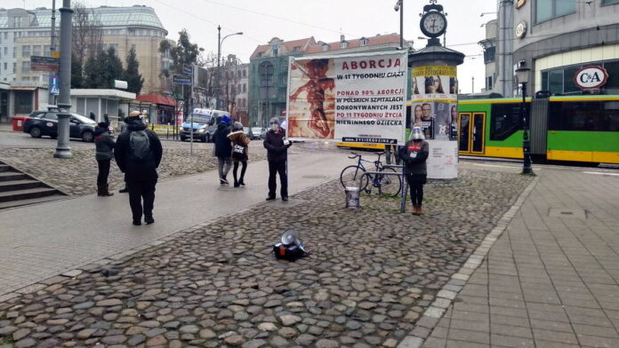 pikieta przeciwko aborcji fundacja Życie i Rodzina