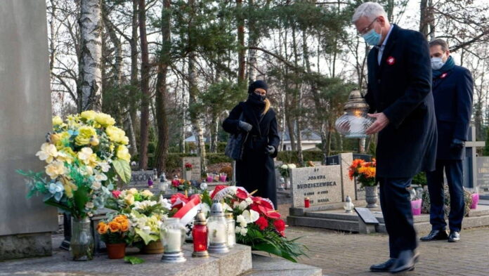 Powstanie Wielkopolskie, składanie kwiatów, fot. UMP