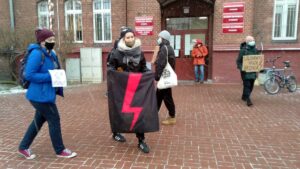 Strajk Kobiet przed siedzibą Żandarmerii Wojskowej fot. L.Łada