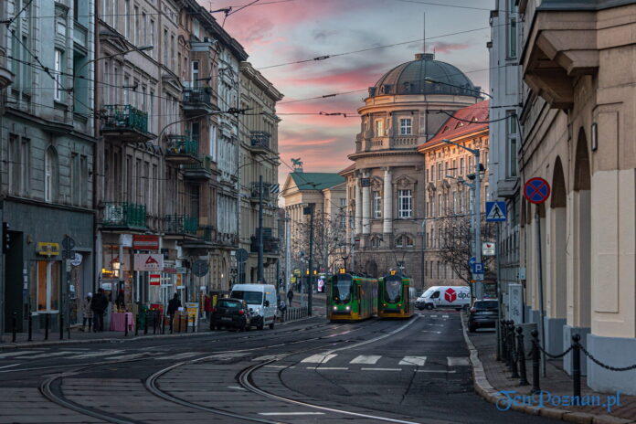 Tramwaj MPK Poznań ul. Fredry fot. Sławek Wąchała