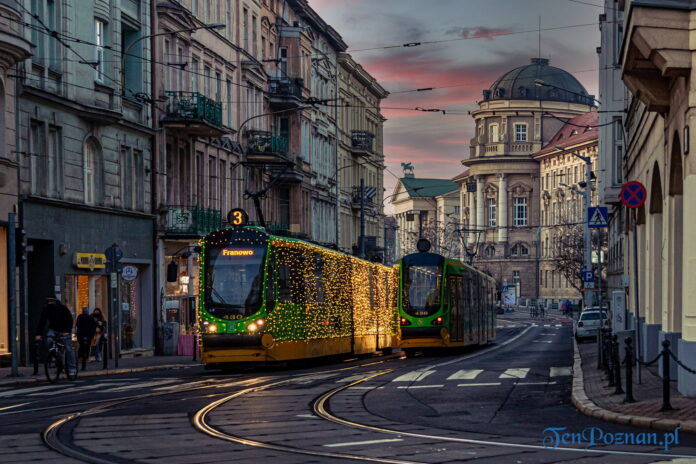 Bimba Świąteczna Tramwaj MPK Poznań ul. Fredry fot. Sławek Wąchała