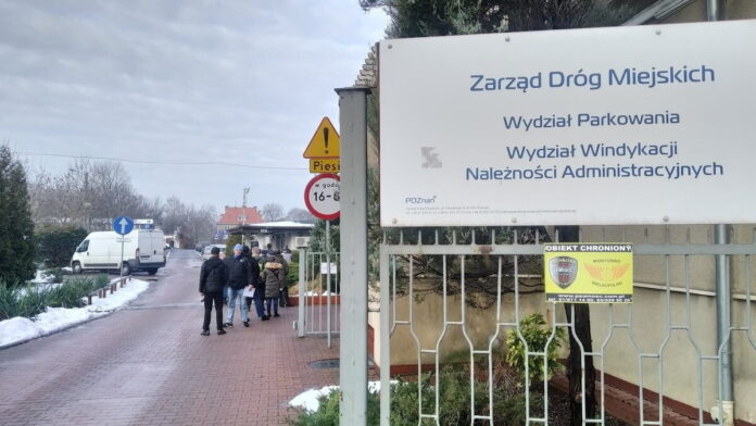 kolejka po identyfikatory SPP fot. Kaja