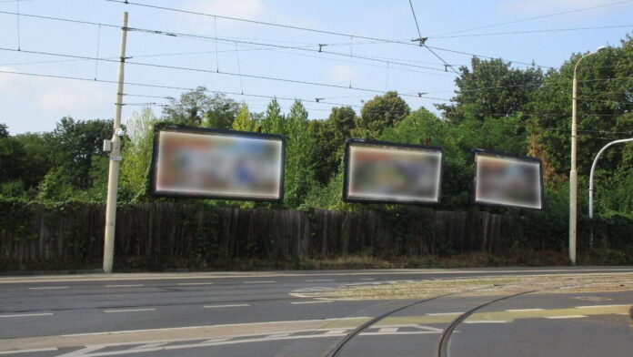 nielegalne reklamy fot. UMP