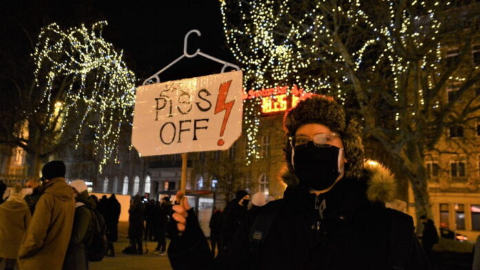 Protest po uzasadnieniu wyroku TK, Strajk Kobiet fot. K. Adamska