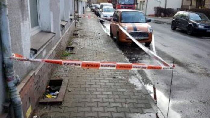 spadający tynk z ul. Sokoła fot. SMMP