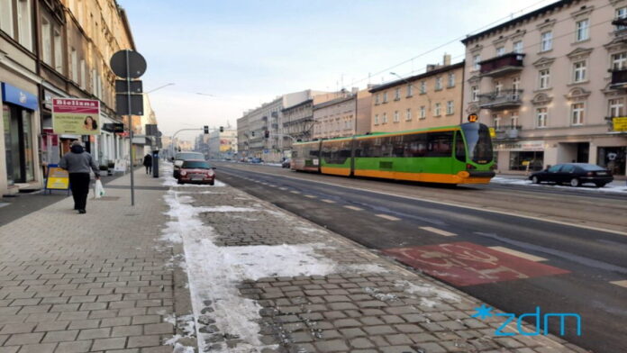 Głogowska bez parkujących samochodów fot. ZDM
