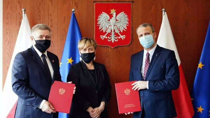 umowa na remont oczyszczalni w Luboszu, gmina Kwilcz fot. WUW