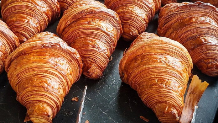 croissant fot. Juno Kwon pixabay