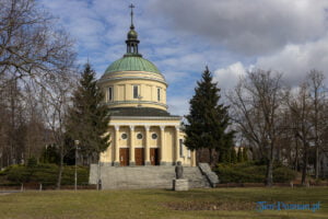 Grób Pański kościół św. Jana Vianneya Sołacz fot. Sławek Wąchała