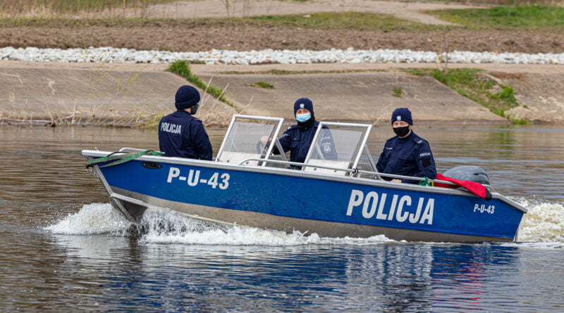 Policja Wodna Poznań rzeka Warta fot. Sławek Wąchała