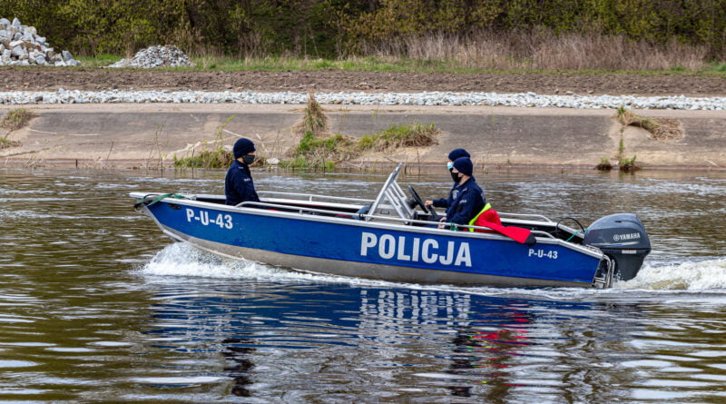 Policja Wodna Poznań rzeka Warta fot. Sławek Wąchała
