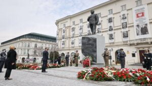 Prezydent Andrzej Duda uczcił pamięć ofiar katastrofy smoleńskiej fot. Kancelaria Prezydenta