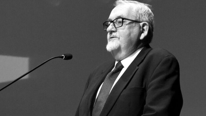 prof. Tadeusz Zgółka fot. UMP