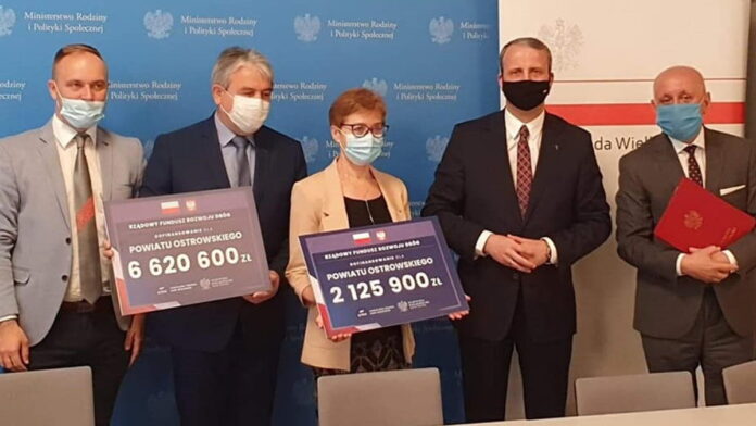 Marlena Maląg w powiecie ostrowskim fot. WUW
