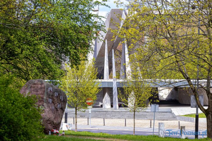 Pomnik Armii Poznań fot. Sławek Wąchała
