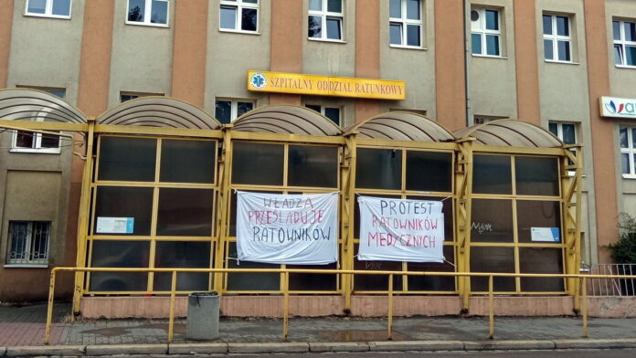 Protest ratowników medycznych, szpital HCP fot. L. Łada