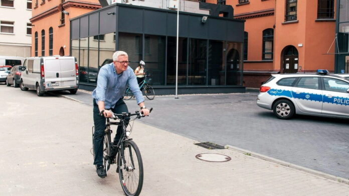 Jacek Jaśkowiak, znakowanie rowerów fot. UMP
