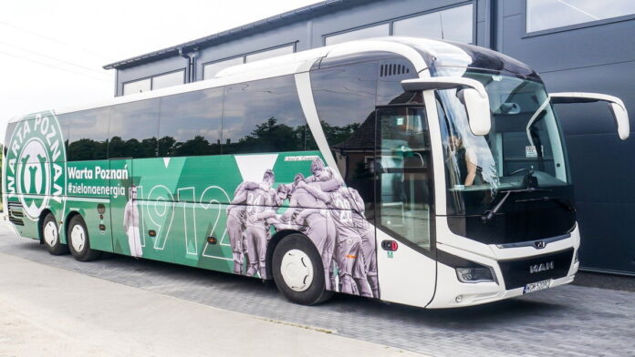 Nowy autokar fot. P. Przyborowski Warta Poznań