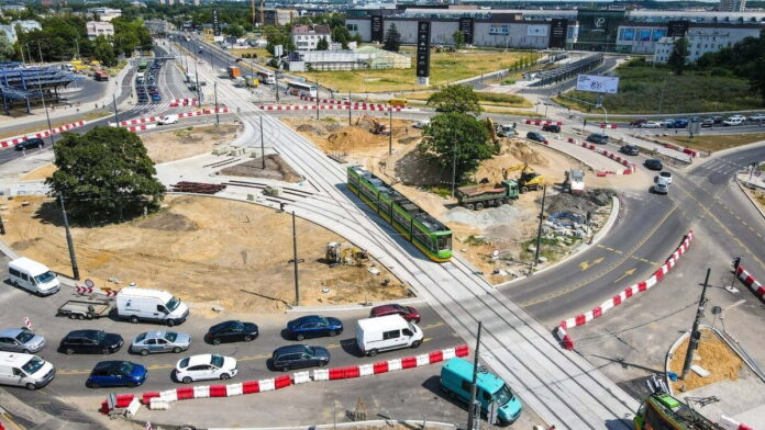 pierwsze tramwaje na rondzie Rataje fot. PIM