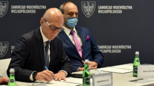 Podpisanie deklaracji o woli powołania Wielkopolskiej Doliny Wodorowej fot. UMP