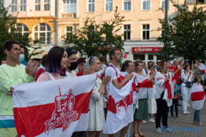 Volny Chor z Białorusi w Poznaniu. Plac Wolności fot. Sławek Wąchała