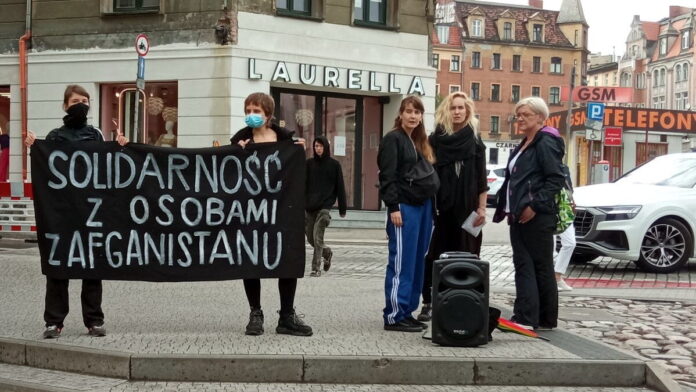 demonstracja Solidarni z Afgańczykami fot. L. Łada