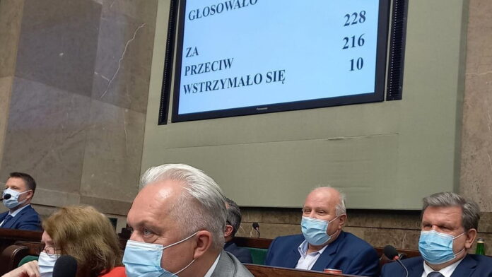 głosowanie w sprawie lex TVN fot. K. Kretkowska FB