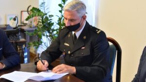 podpisanie porozumienia OSP Poznań-Krzesiny fot. UMP