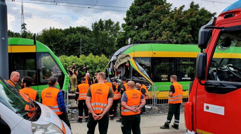 zderzenie tramwajów, rondo Starołęka fot. UMP