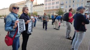 demonstracja w obronie wolnych mediów fot. K. Adamska